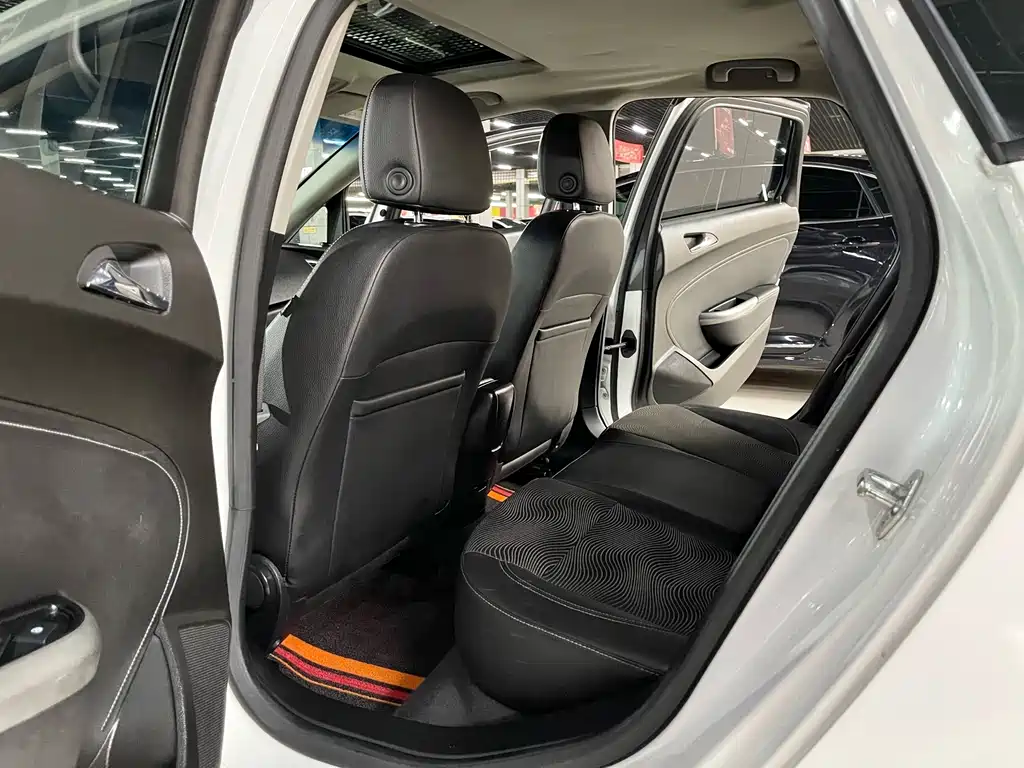 Buick Excelle — миниатюра 10