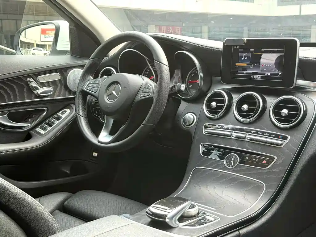 Mercedes-Benz C-Class — миниатюра 7