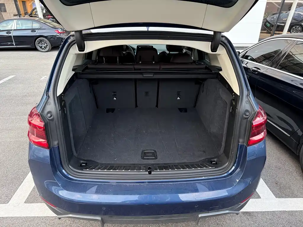 BMW iX3 — миниатюра 11