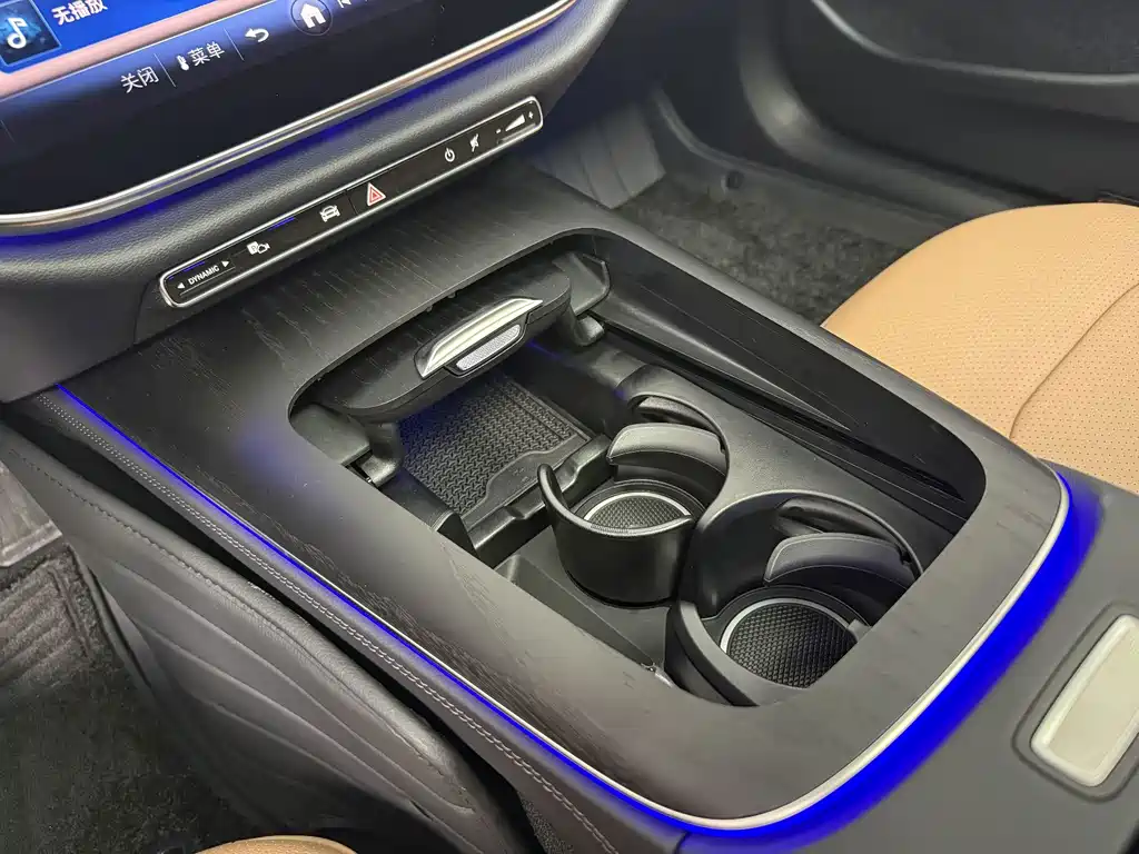 Mercedes-Benz E-Class — миниатюра 11