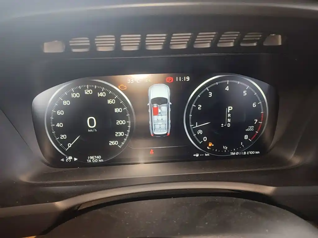 Volvo XC90 — миниатюра 12