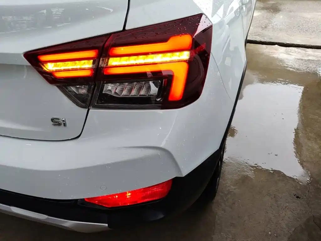 Geely Vision S1 — миниатюра 8