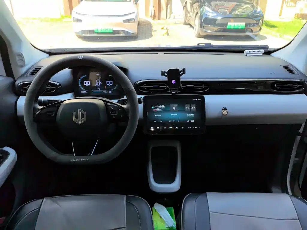 Leapmotor Leapmotor T03 — миниатюра 10