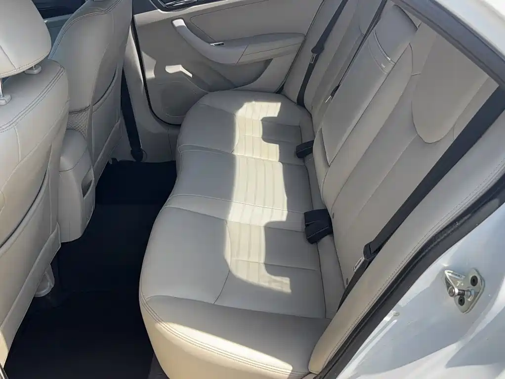 Roewe 360 — миниатюра 13