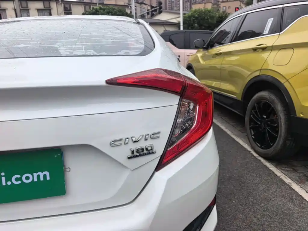 Honda Civic — миниатюра 8