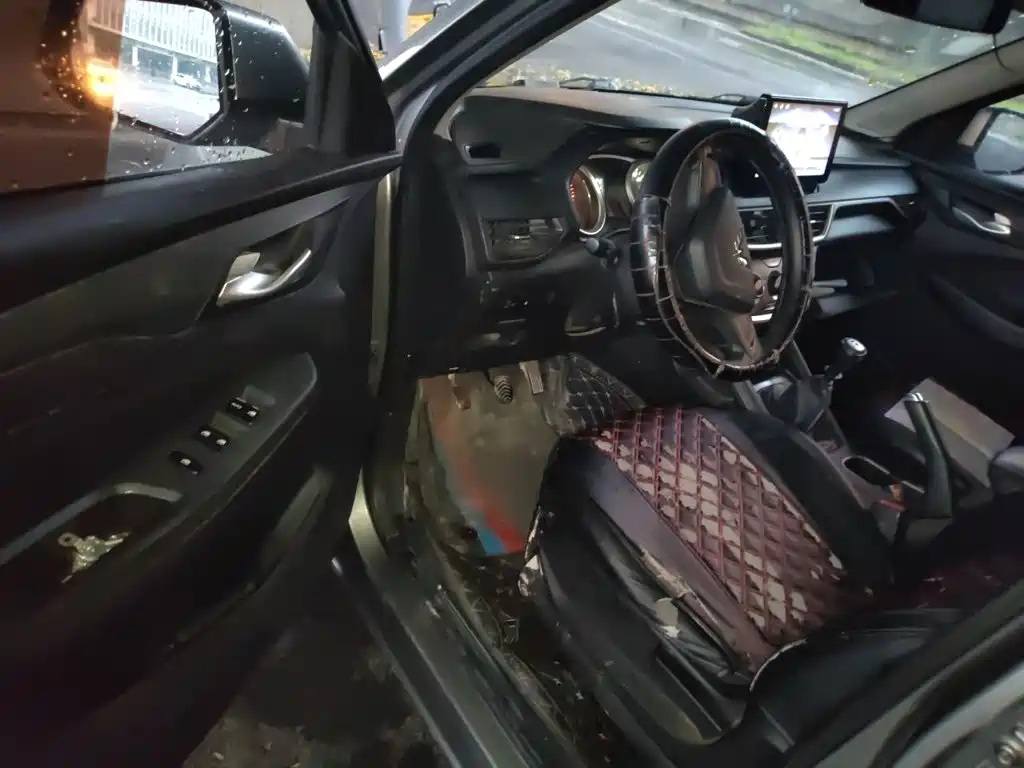 Wuling Hongguang S3 — миниатюра 12