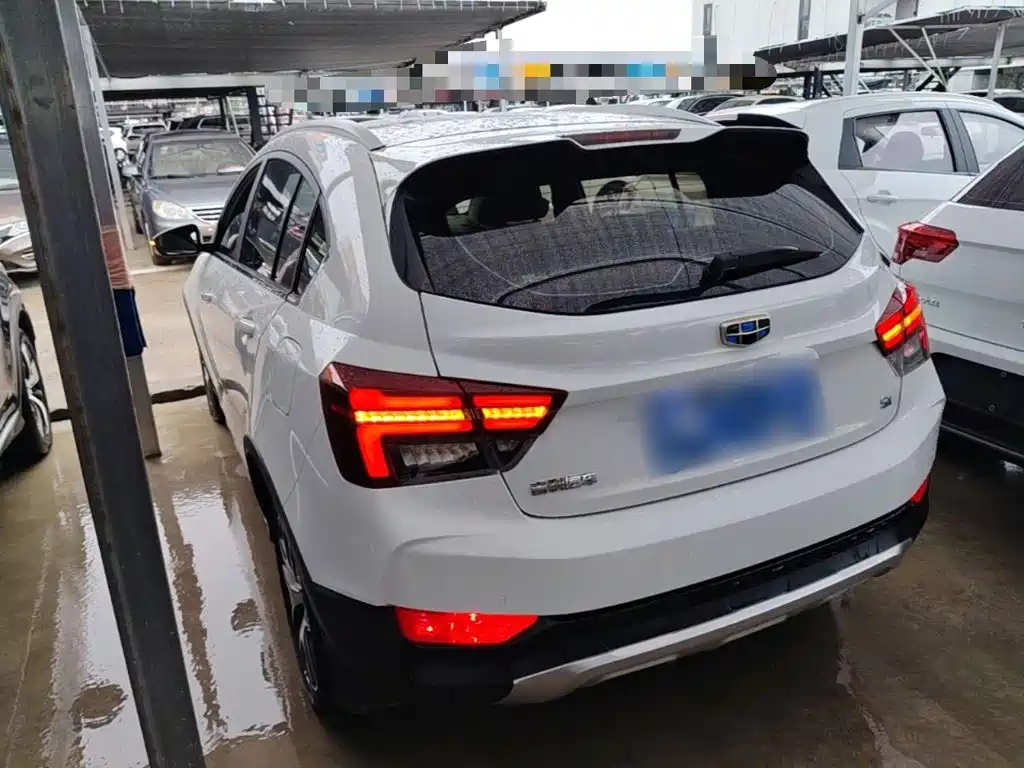 Geely Vision S1 — миниатюра 5
