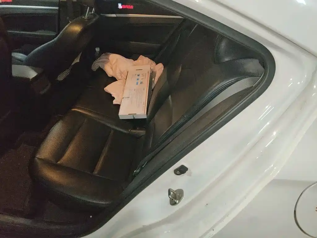 Hyundai Elantra — миниатюра 13