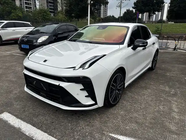 2025 Lynk & Co 03