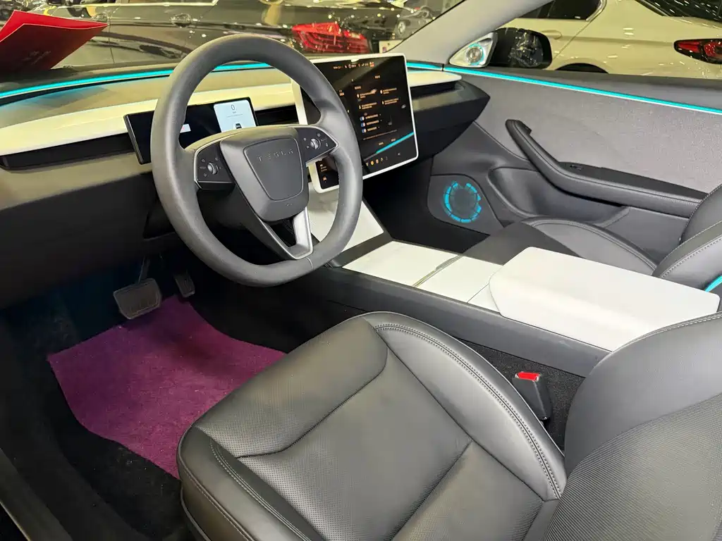 Tesla Model 3 — миниатюра 8