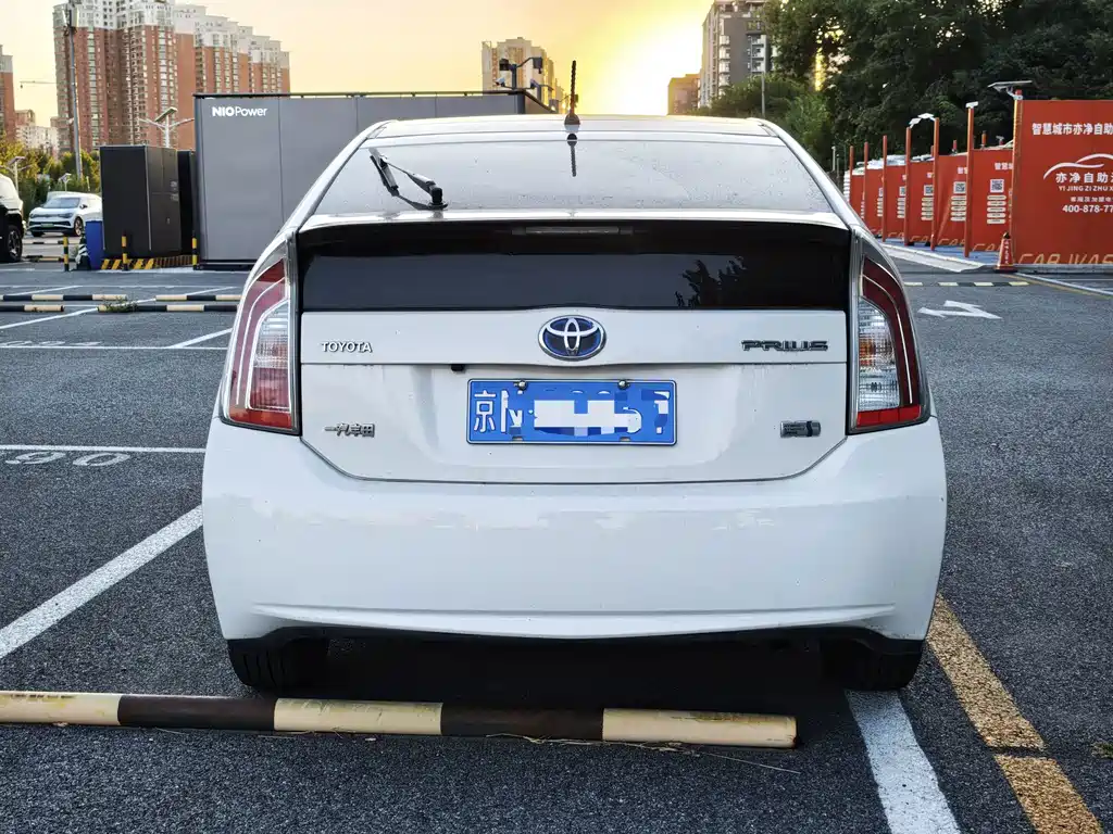 Toyota Prius — миниатюра 18