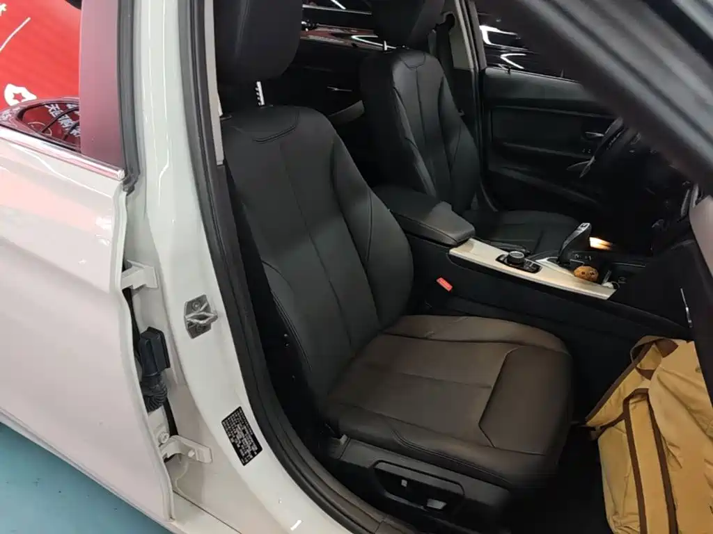 BMW 3 Series — миниатюра 25