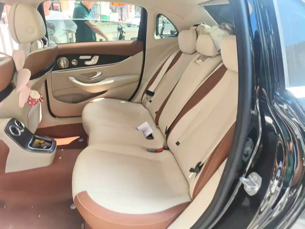 Mercedes-Benz E-Class — миниатюра 4