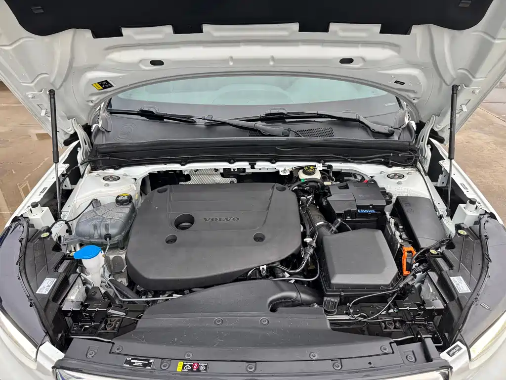 Volvo XC40 — миниатюра 11