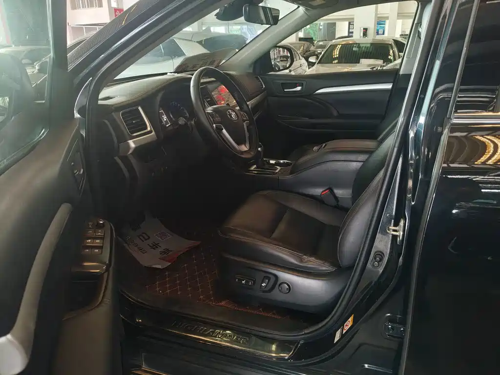 Toyota Highlander — миниатюра 4