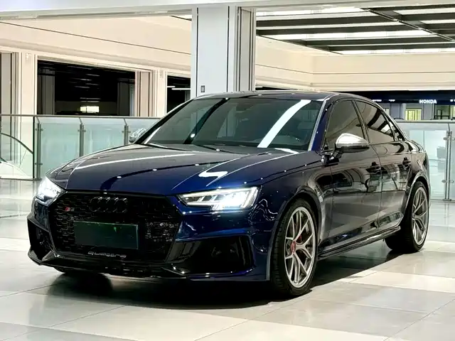 Audi S4