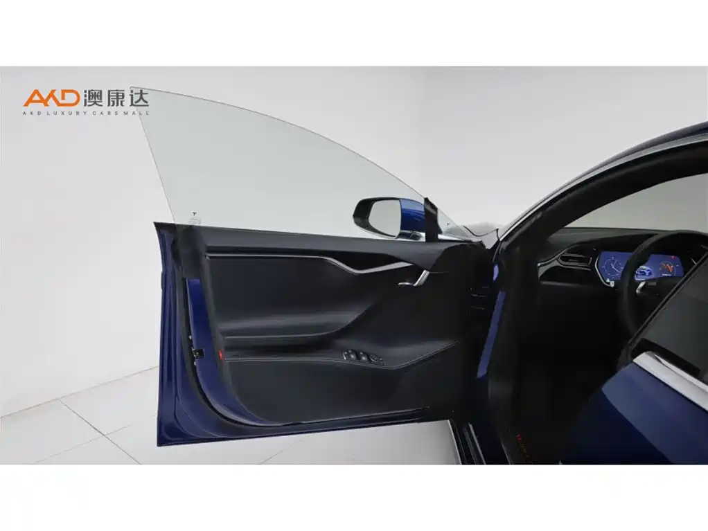 Tesla Model S — миниатюра 10