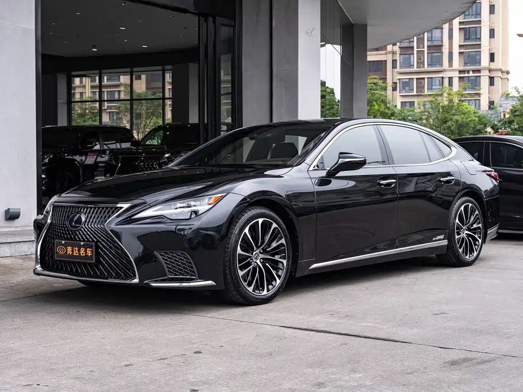 Lexus LS 2022