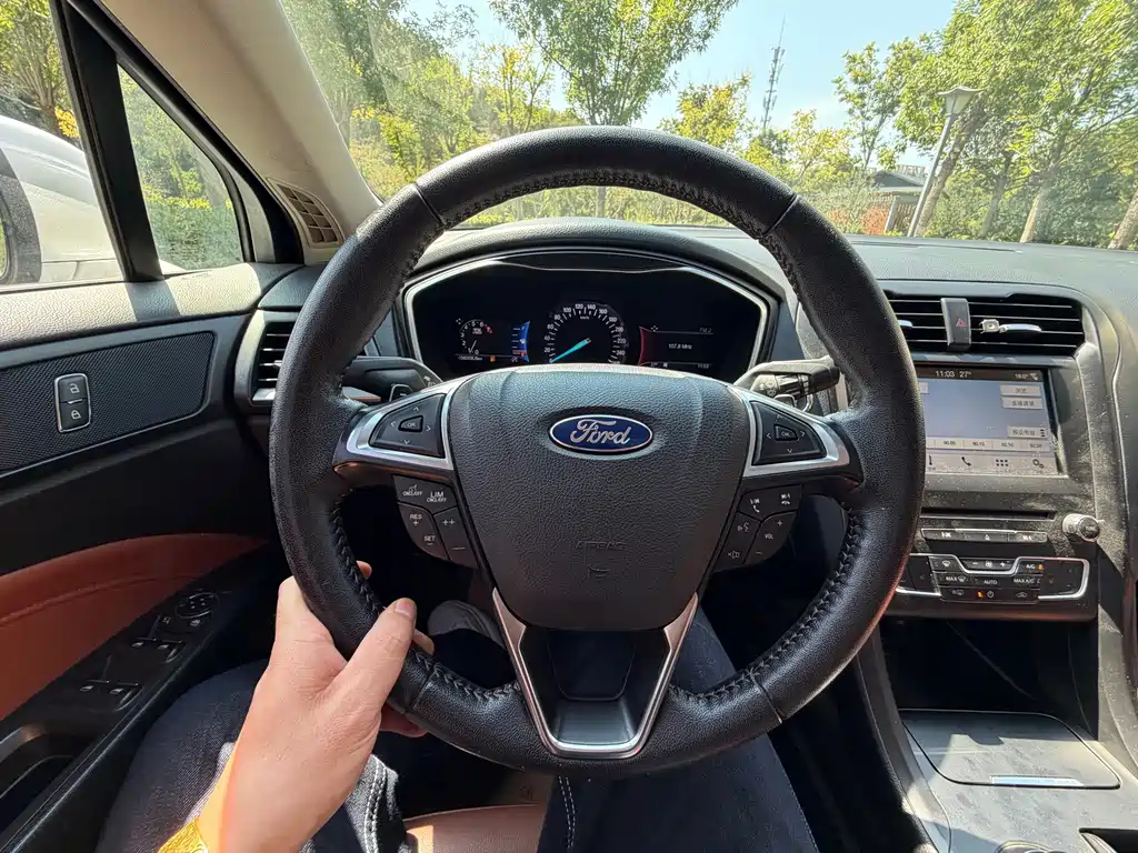 Ford Mondeo — миниатюра 14