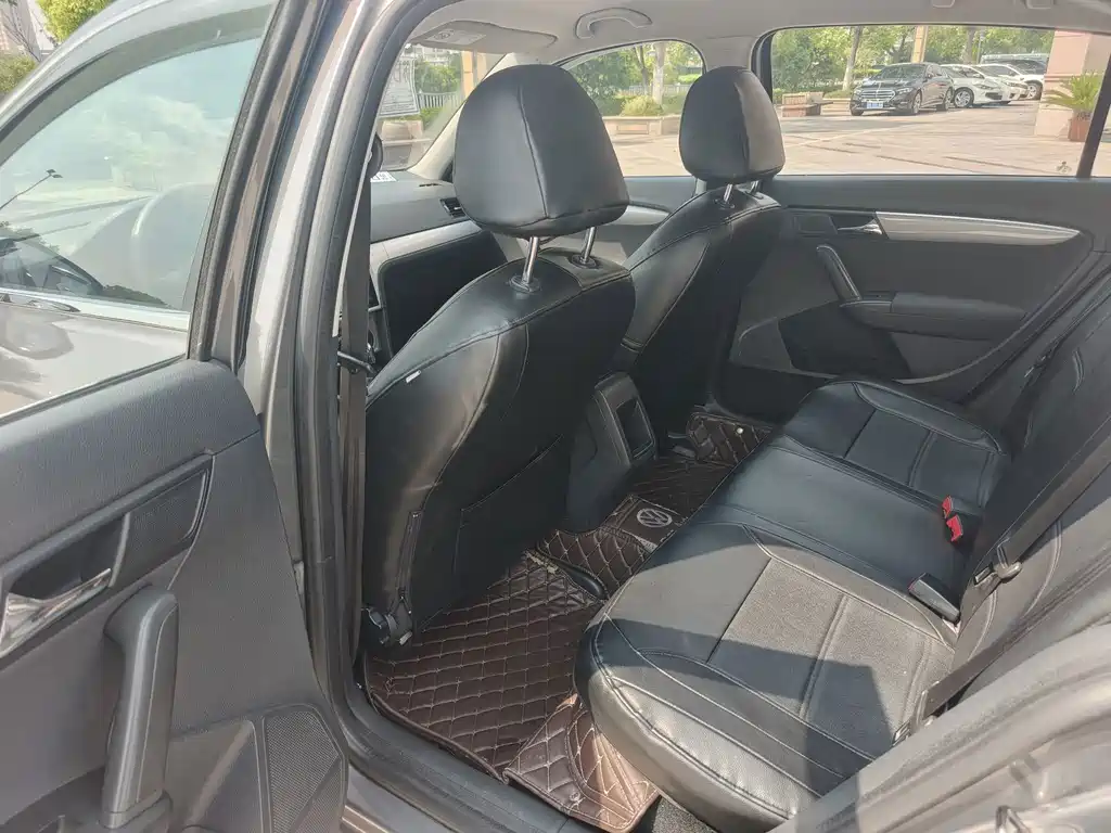 Volkswagen Lavida — миниатюра 8
