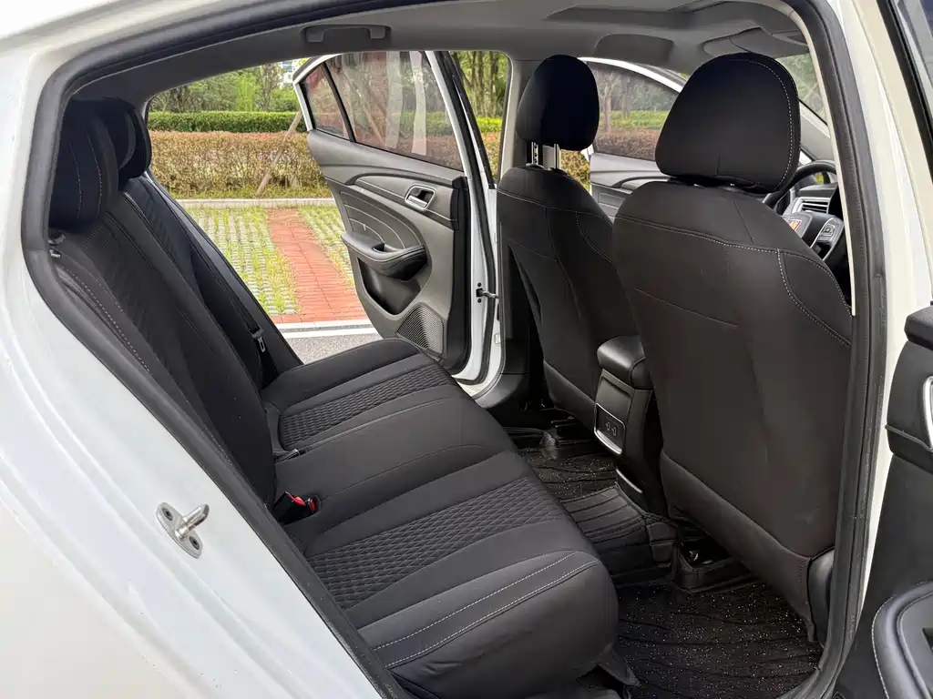 Roewe i5 — миниатюра 7