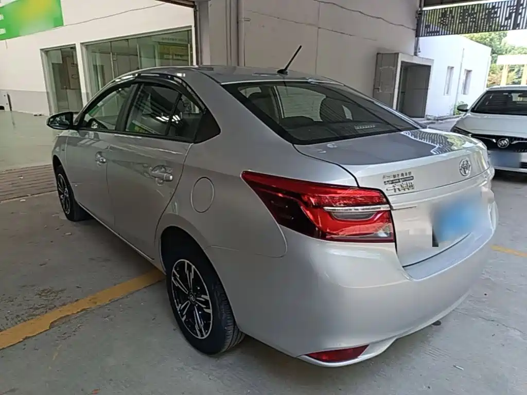Toyota Vios — миниатюра 5