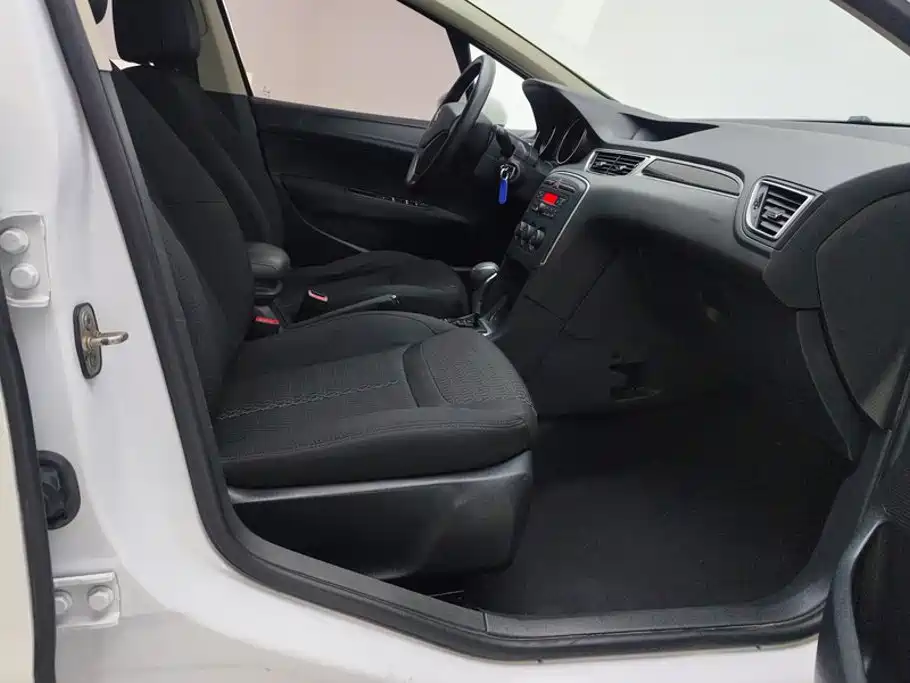 Peugeot 308 — миниатюра 8
