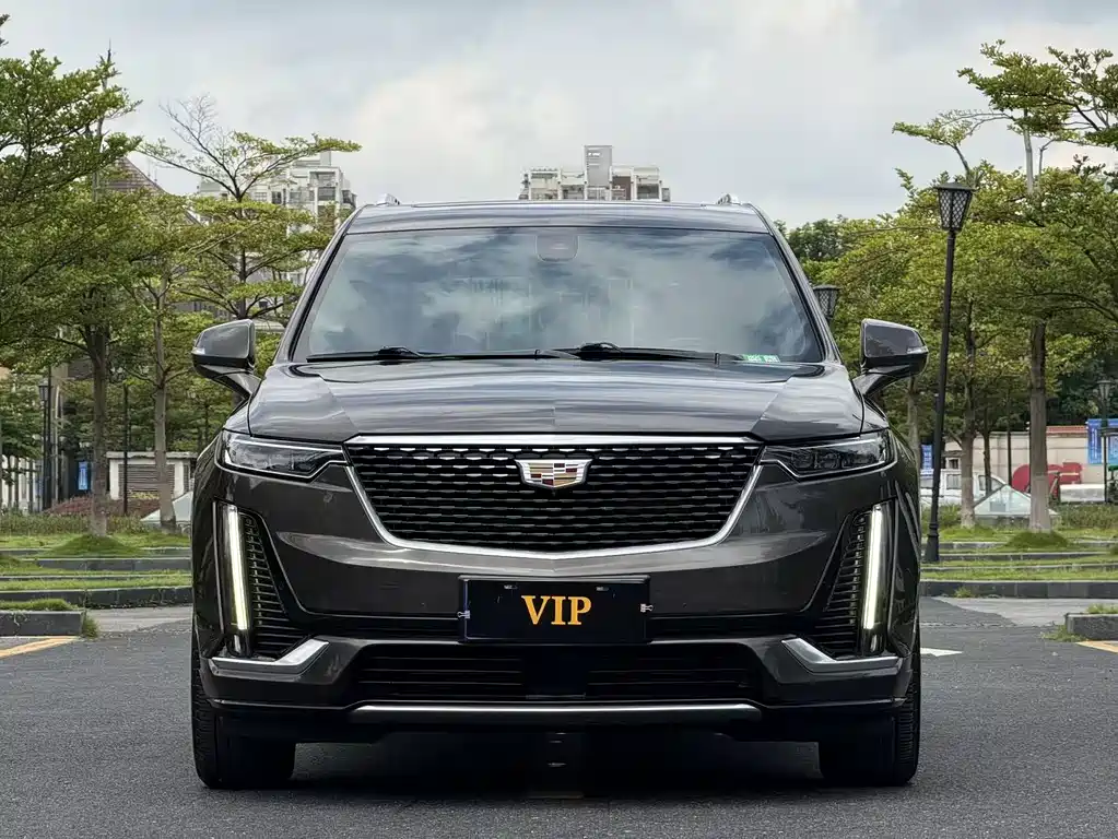 CADILLAC  XT6