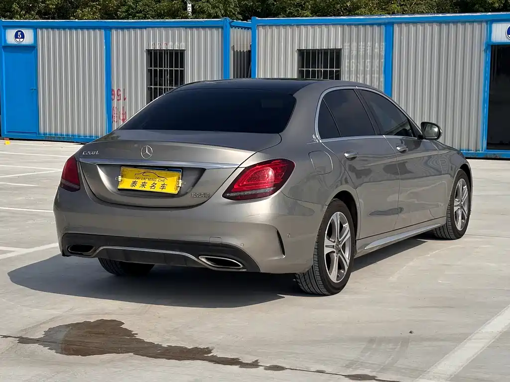 Mercedes-Benz C-Class — миниатюра 8
