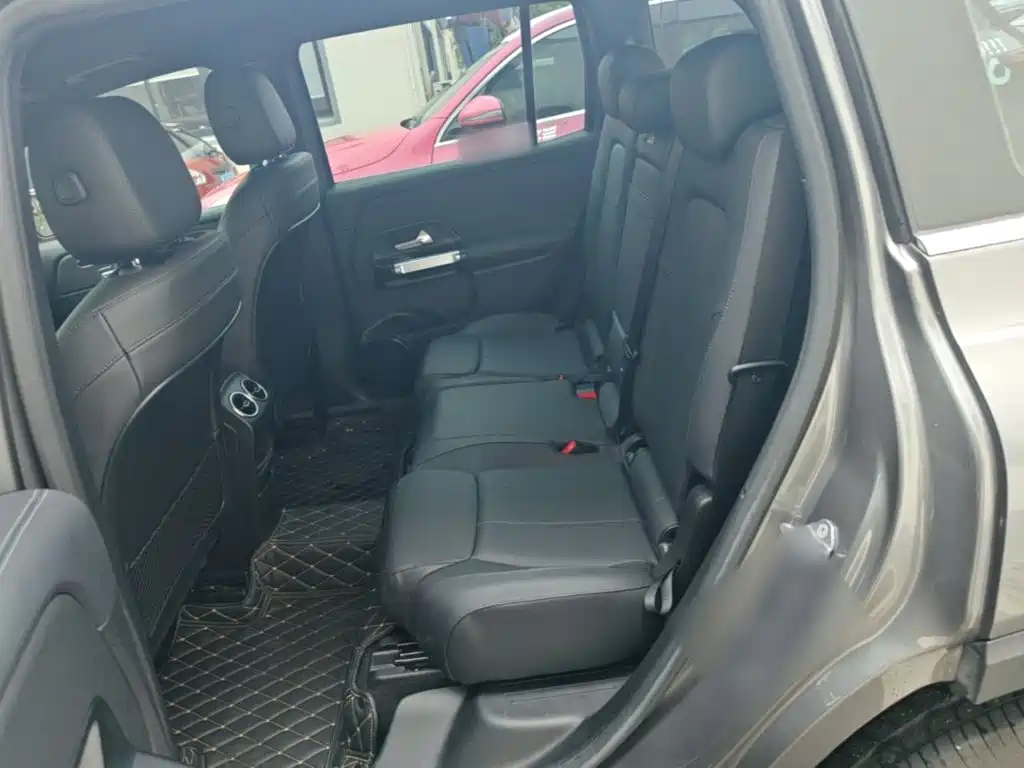 Mercedes-Benz GLB — миниатюра 17