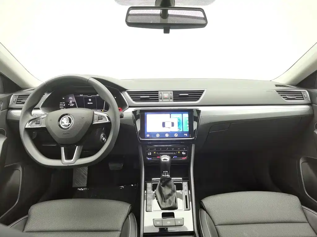 Skoda Superb — миниатюра 5