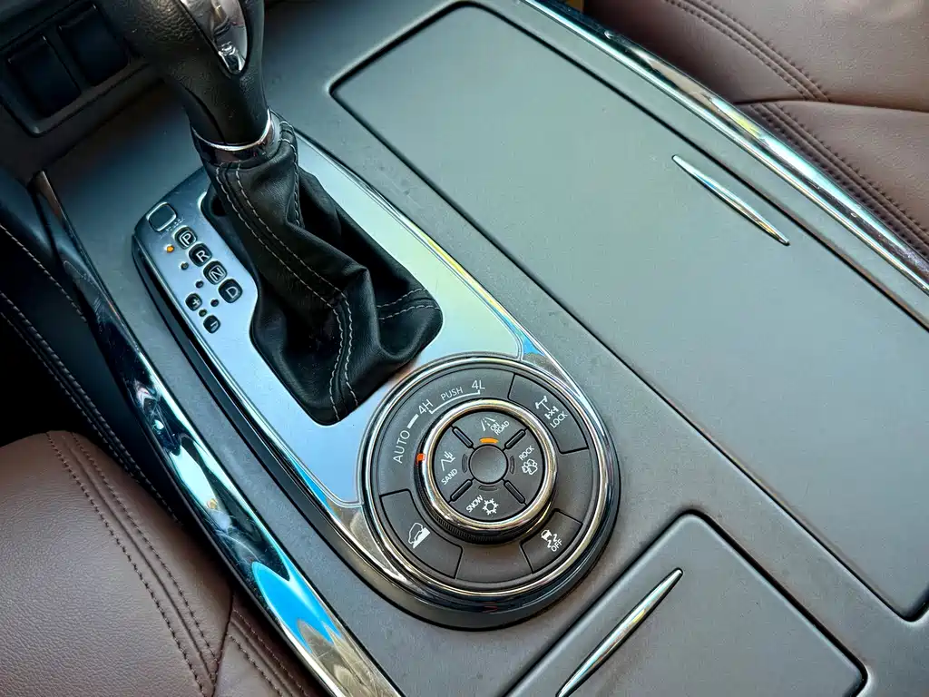 Nissan Patrol — миниатюра 18