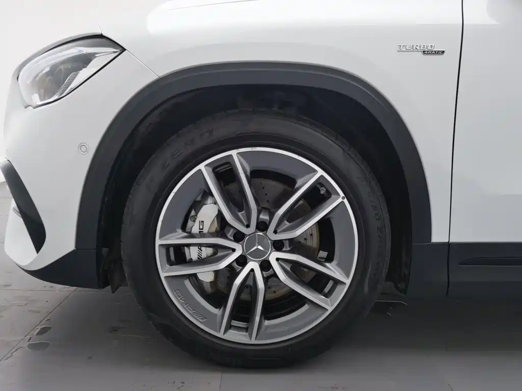 Mercedes-Benz GLA AMG — миниатюра 17