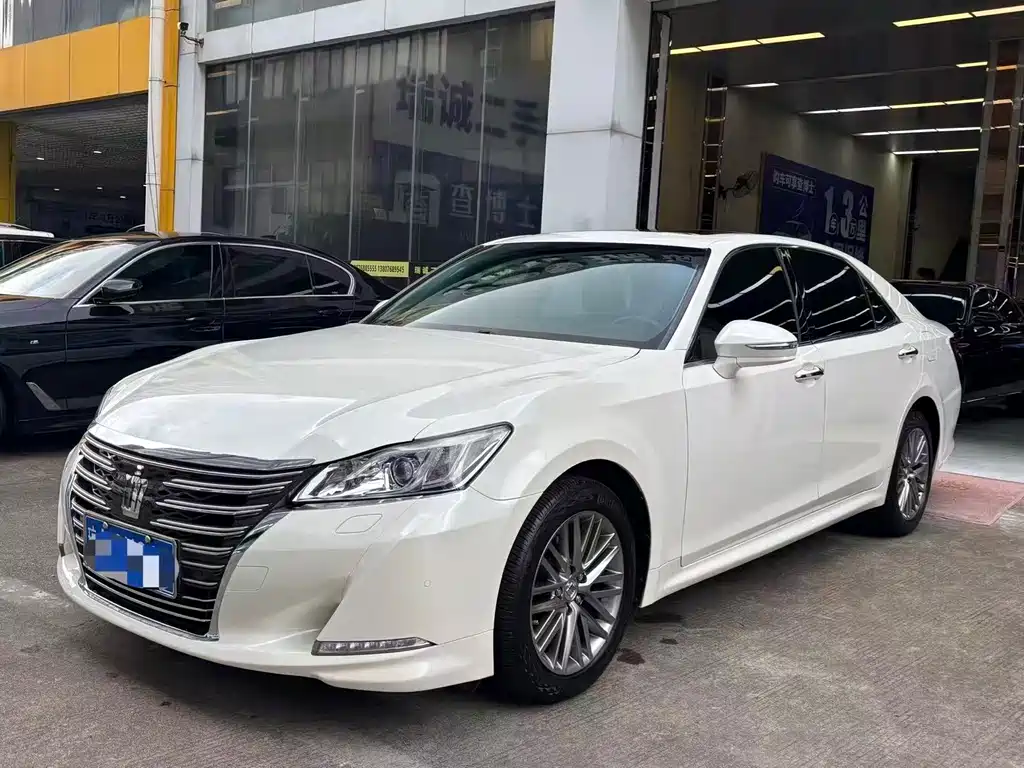 Toyota Crown 2017