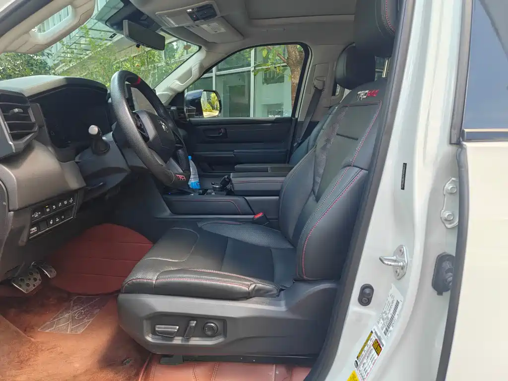 Toyota Sequoia — миниатюра 4