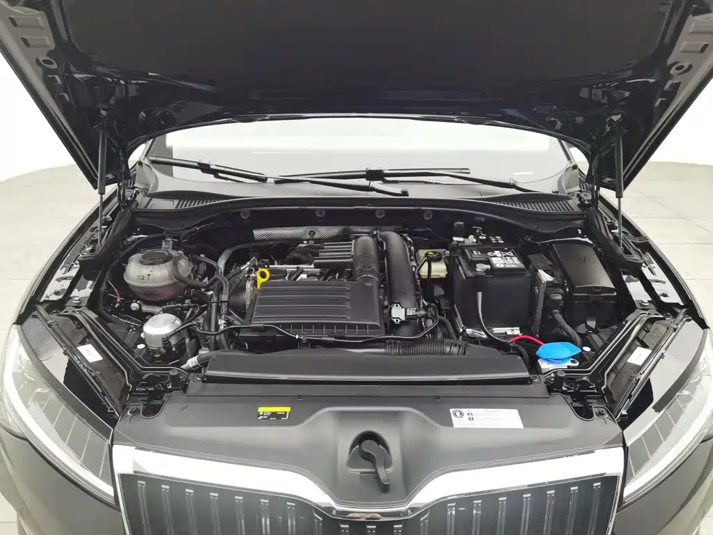 Skoda Superb — миниатюра 6
