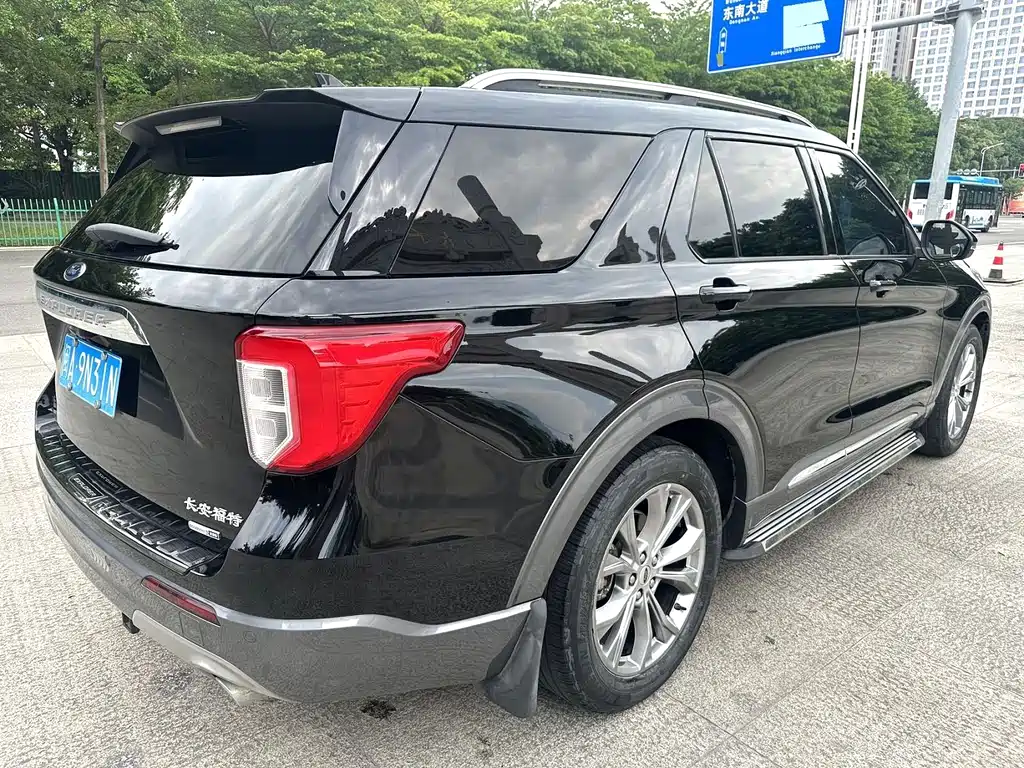 Ford Explorer — миниатюра 12