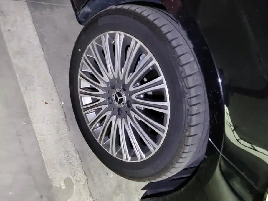 Mercedes-Benz E-Class — миниатюра 6