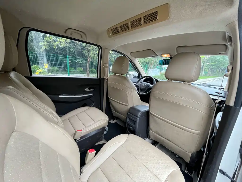 Wuling Hongguang — миниатюра 11