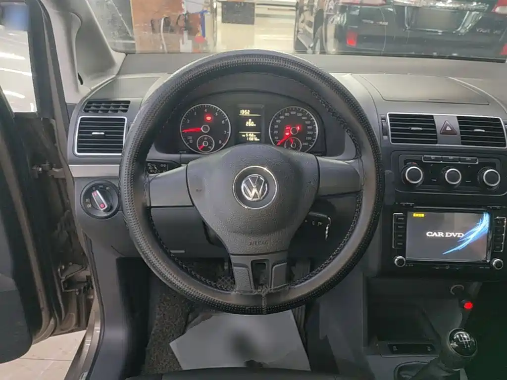 Volkswagen Touran — миниатюра 11