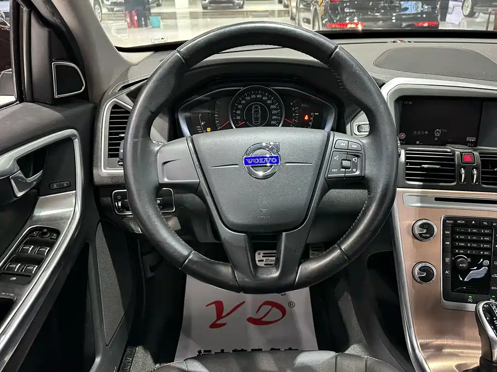 Volvo XC60 — миниатюра 6