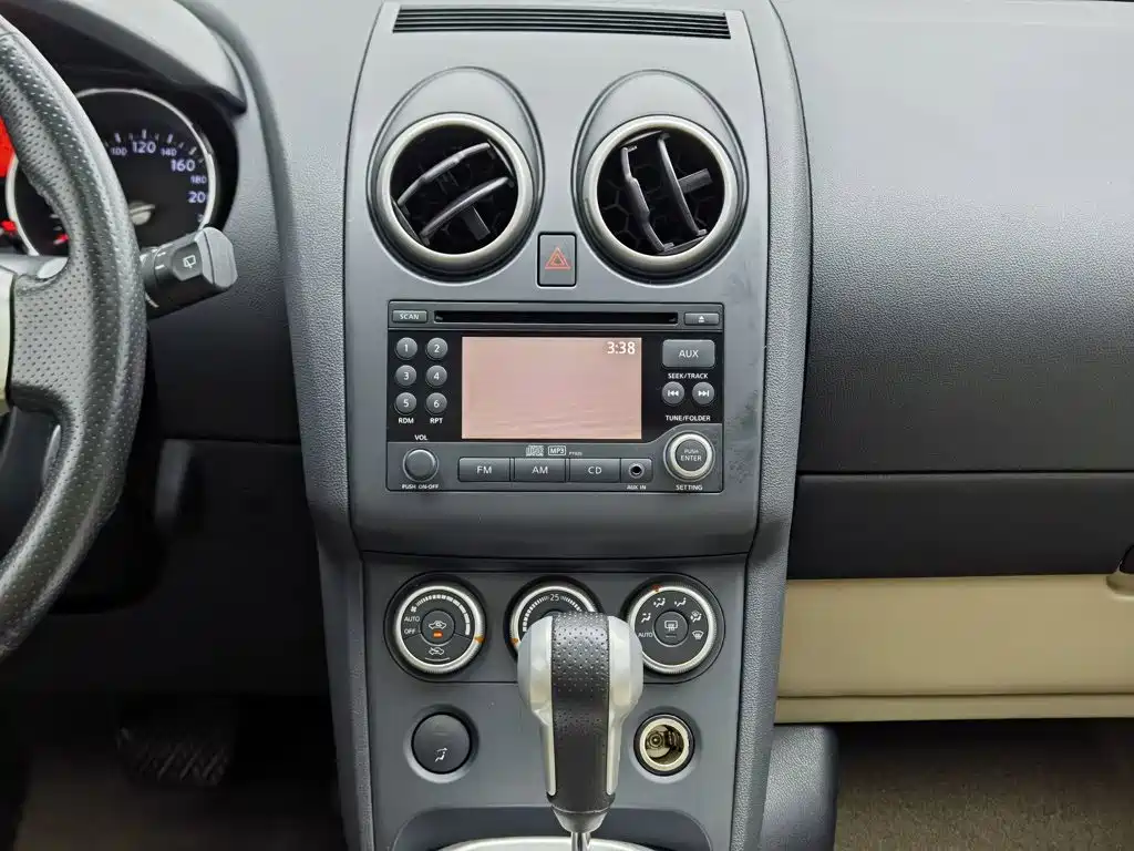 Nissan Qashqai — миниатюра 12