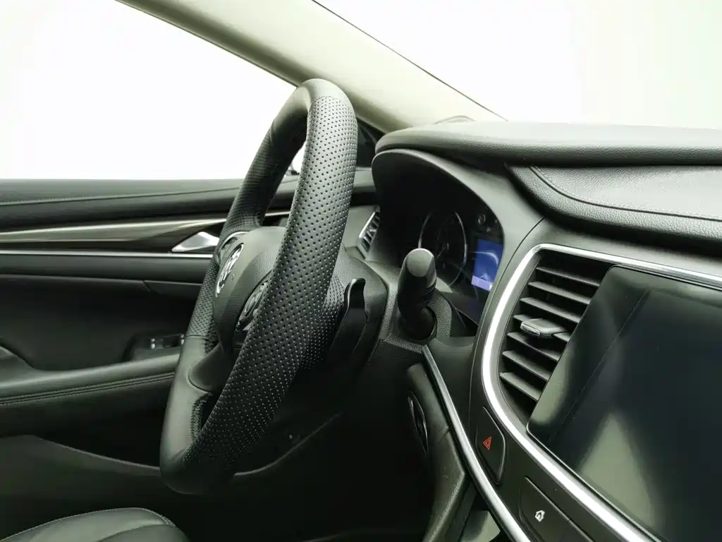 Buick LaCrosse — миниатюра 22