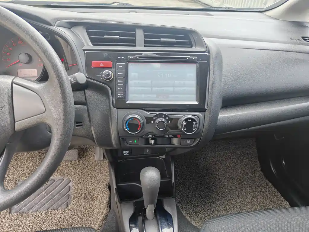 Honda Fit — миниатюра 12