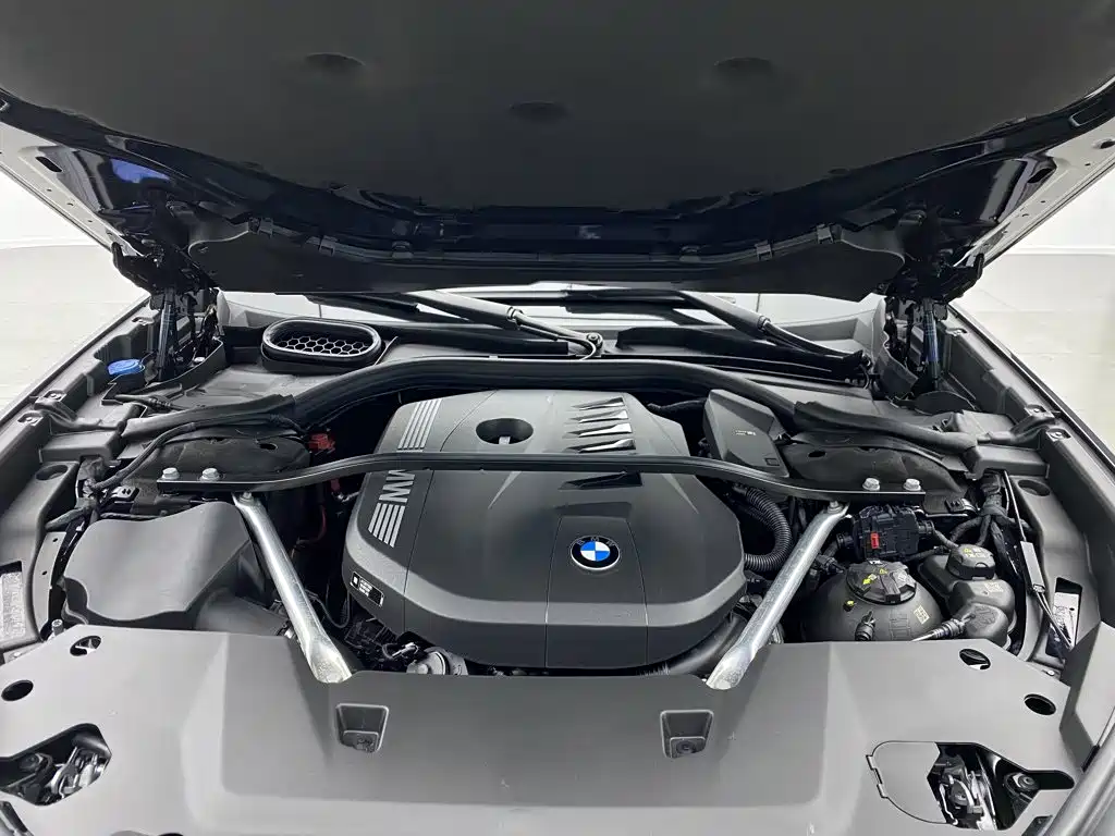 BMW 7 Series — миниатюра 8