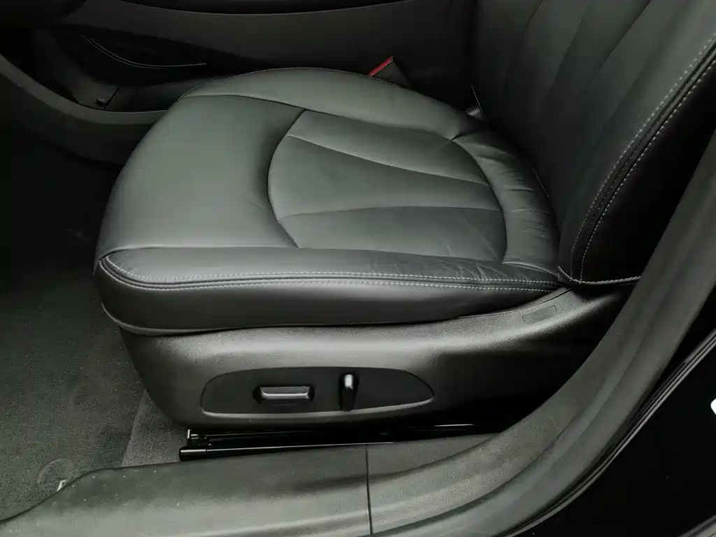 Buick LaCrosse — миниатюра 20