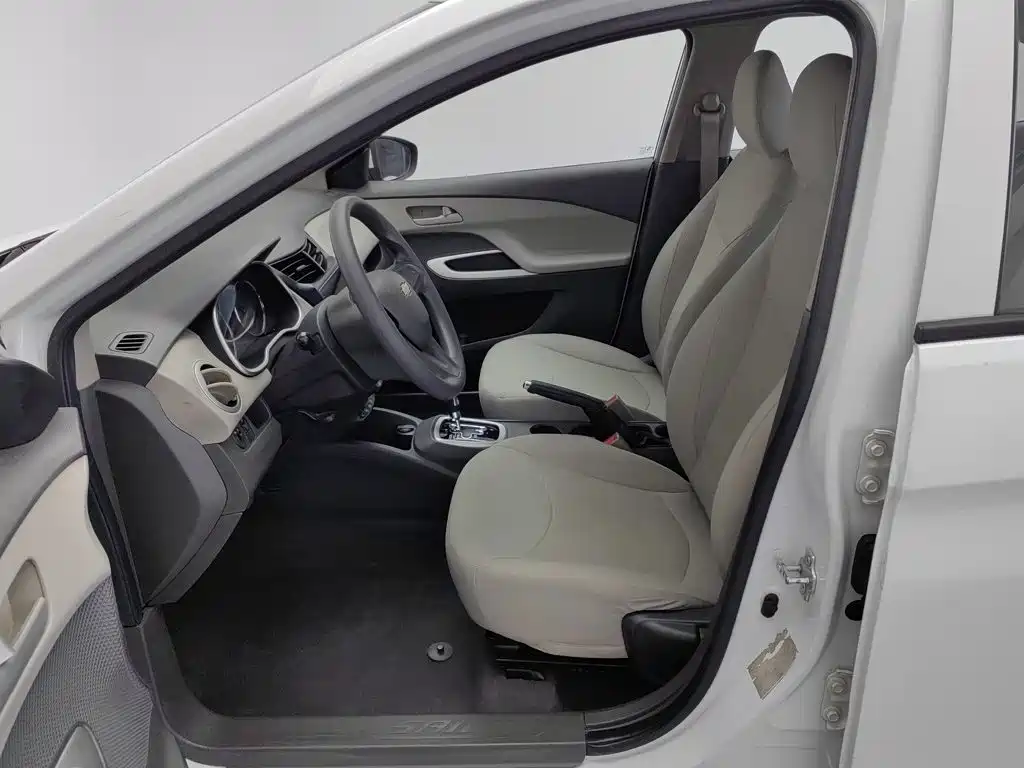 Chevrolet Sail — миниатюра 10