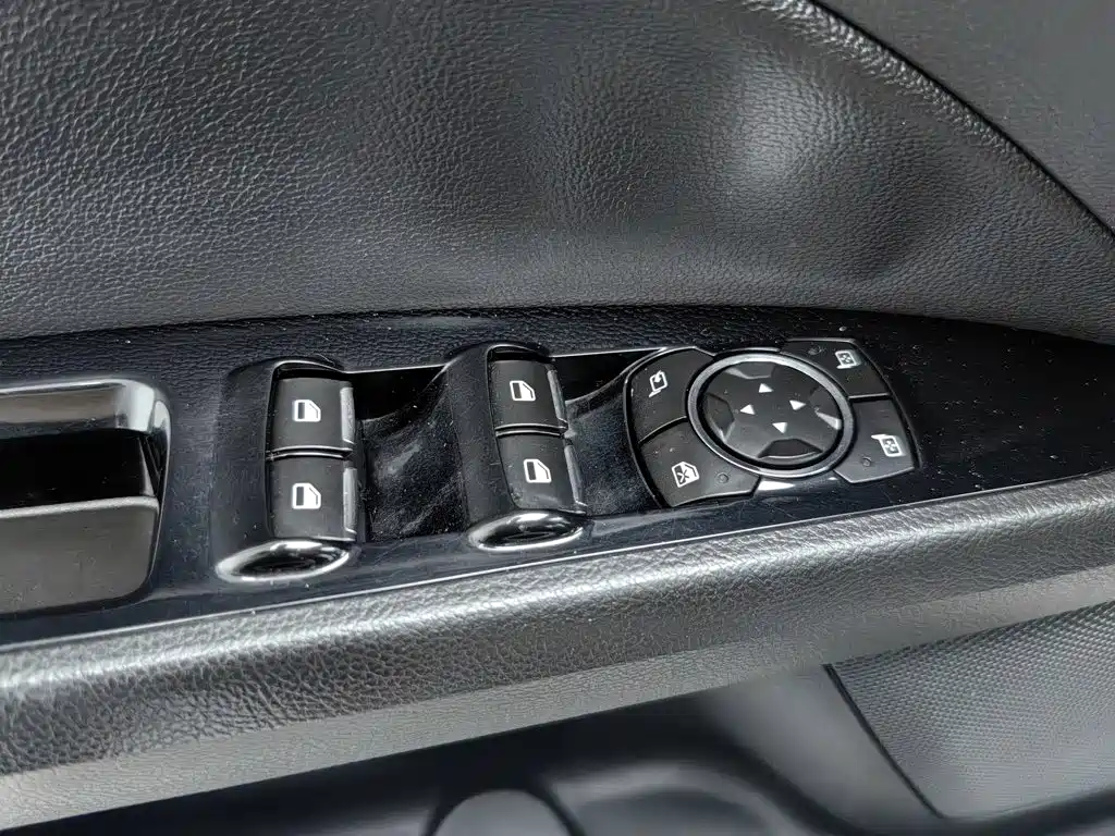 Ford Mondeo — миниатюра 9