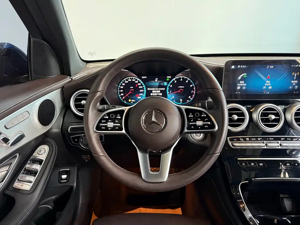 MERCEDES-BENZ GLC