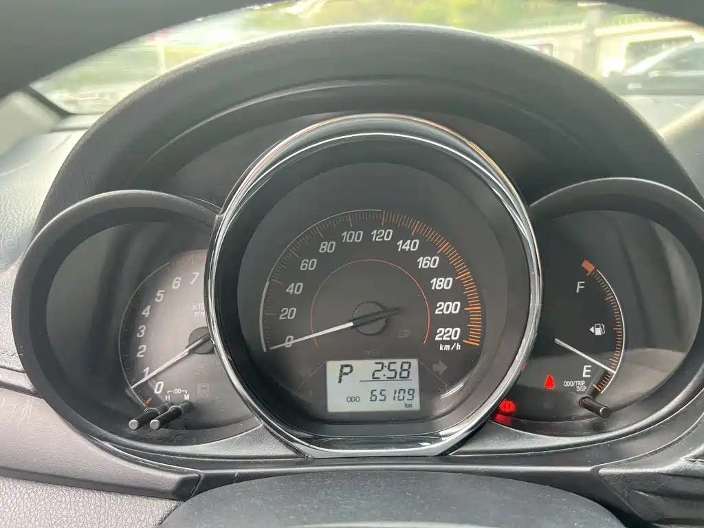 TOYOTA YARIS L TO ENJOY